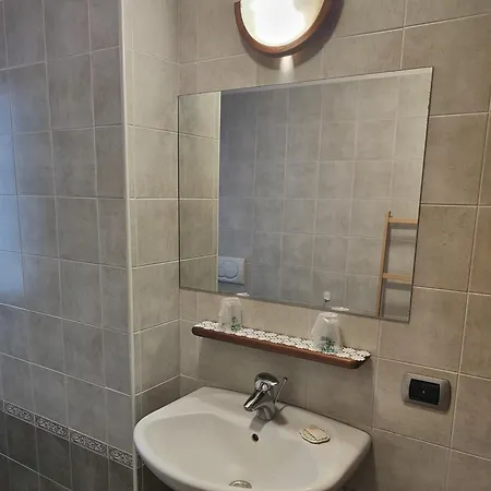 לינה וארוחת בוקר Alvera 3*